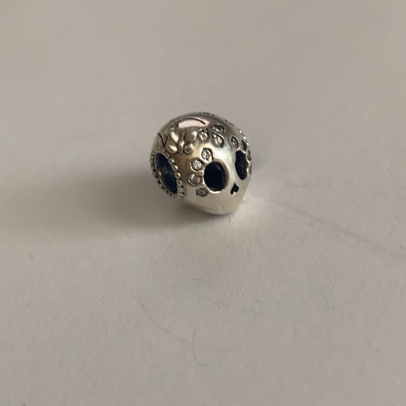 Pandora charm sparkling skull silver cz hearts - Picture 2 of 5